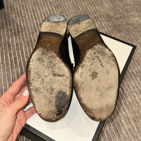 GUCCI LOAFERS WITH SIGNATURE BUCKLE DETAIL WITH BOX SIZE 9 - Picture 8 of 9
